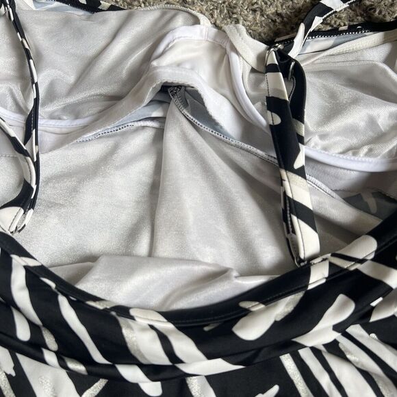 Miraclesuit Women’s Size 12 Tankini Swim Top Black White Twist Knot Underwire - Picture 4 of 6